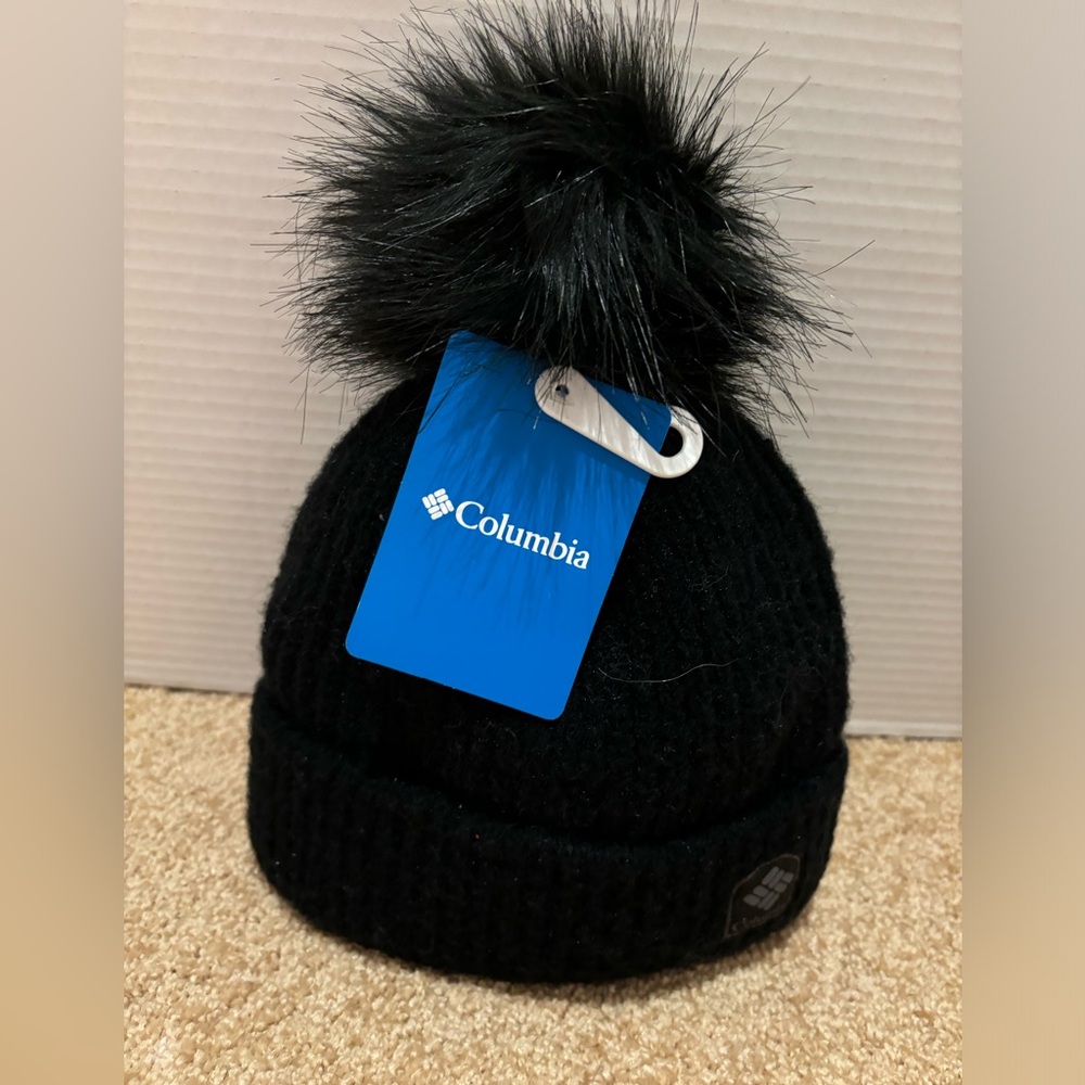 BNWT Columbia black winter hat